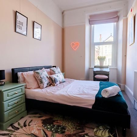 5-Bed House With Distant Sea Views In Plymouth Villa Kültér fotó
