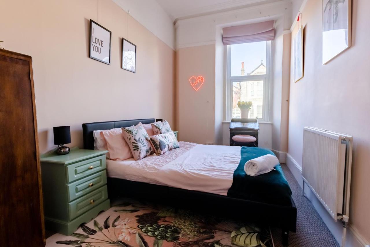 5-Bed House With Distant Sea Views In Plymouth Villa Kültér fotó