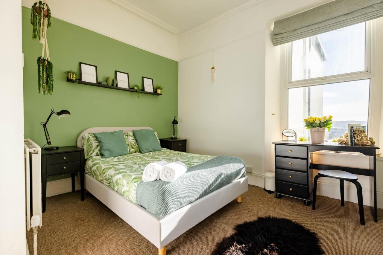 5-Bed House With Distant Sea Views In Plymouth Villa Kültér fotó